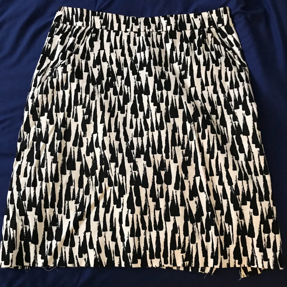 Black and white pencil skirt